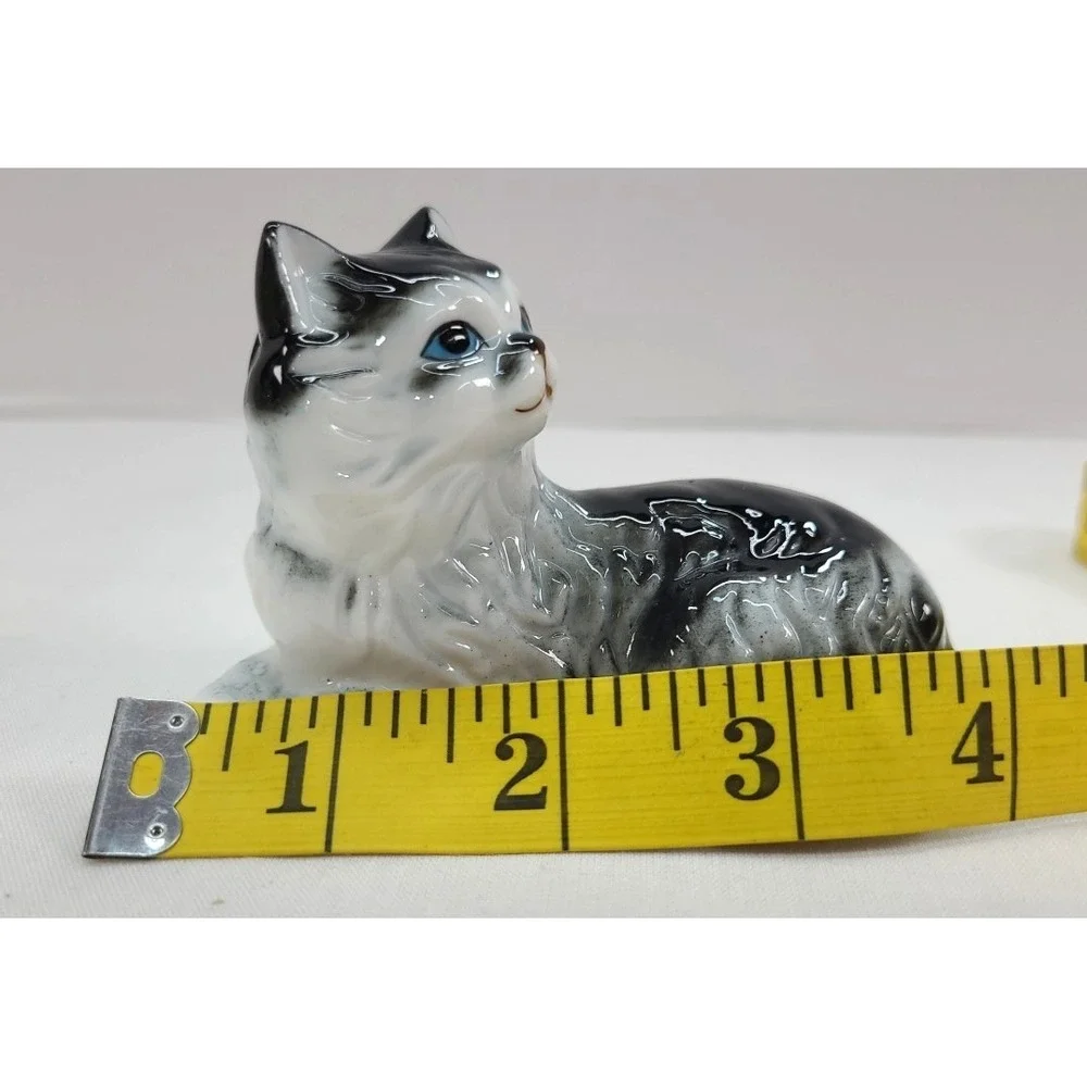 Vintage Porcelain‎ Black And White Cat Laying Down Kmart Feb. 22, 1992 Taiwan